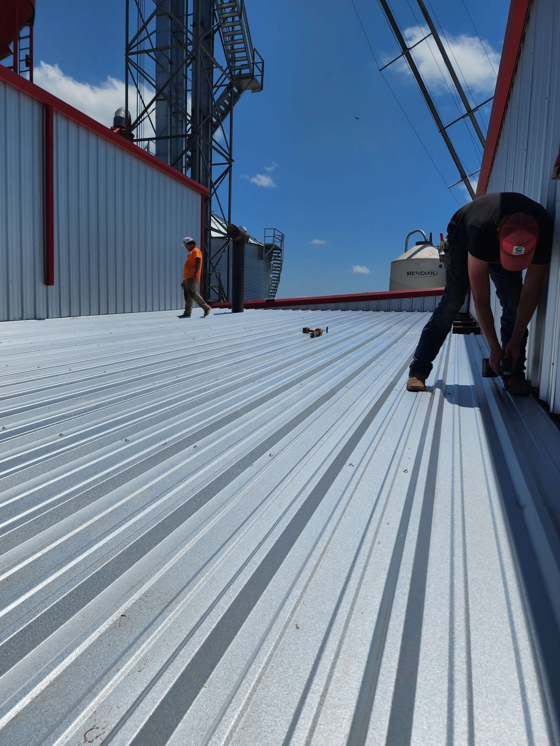 Robinson Welding team at work on a steel structure